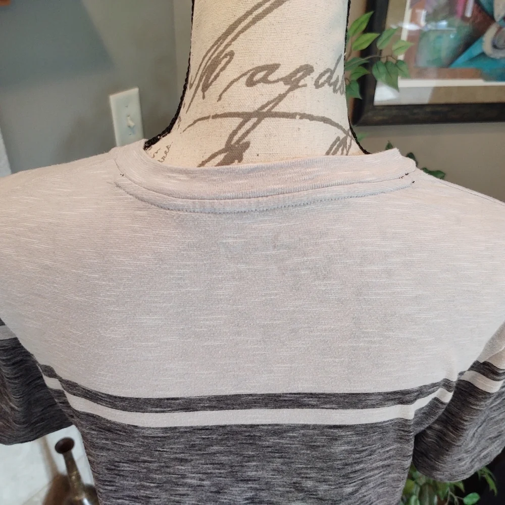 💥3/$20 Tony Hawk XL V- Neck Stripped Shirt!